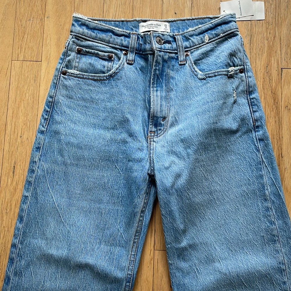 Abercrombie & Fitch High Rise 90s Relaxed Jean - Picture 9 of 14